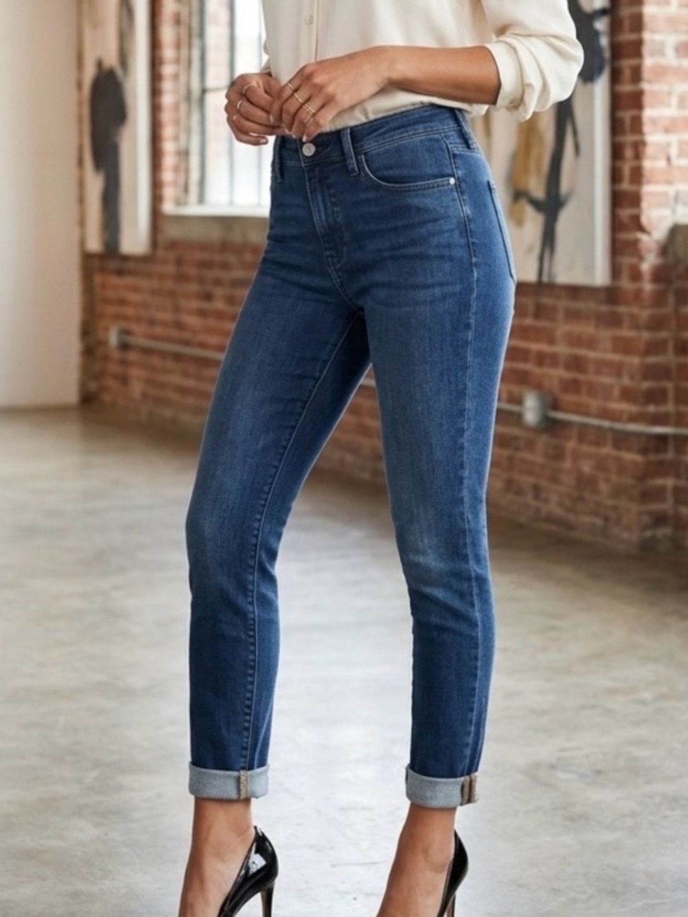 Flying Monkey GUC Mid-Rise 
Soft Darker wash Denim 
Skinny Jeans | Size 2/26